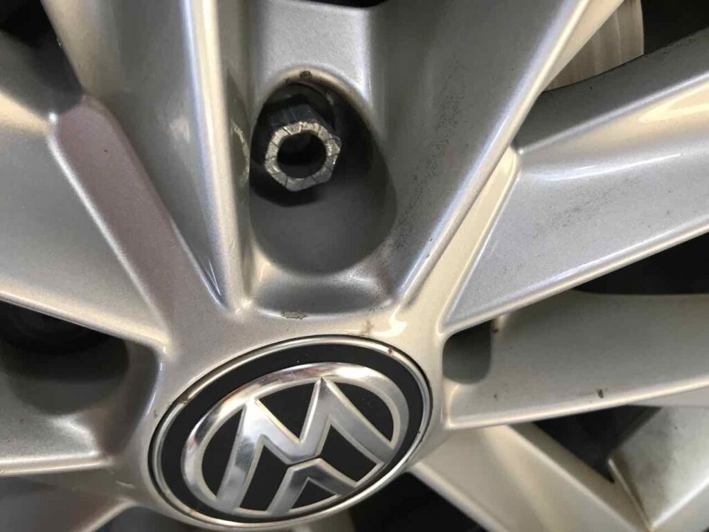 Alltrack wheel lug